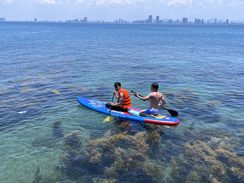 Chèo thuyền kayak.