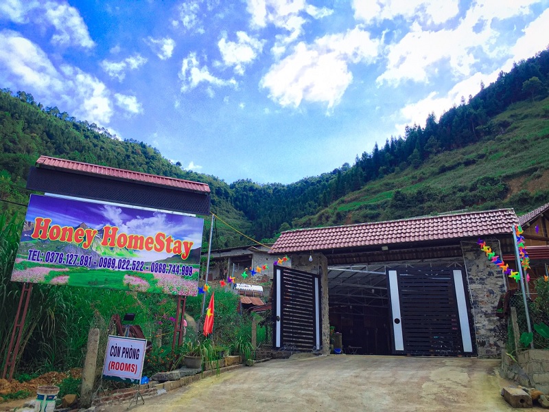 Homestay Hà Giang với cảnh đẹp đồi núi và không gian sống trong lành thì không đâu bằng Honey Homestay.