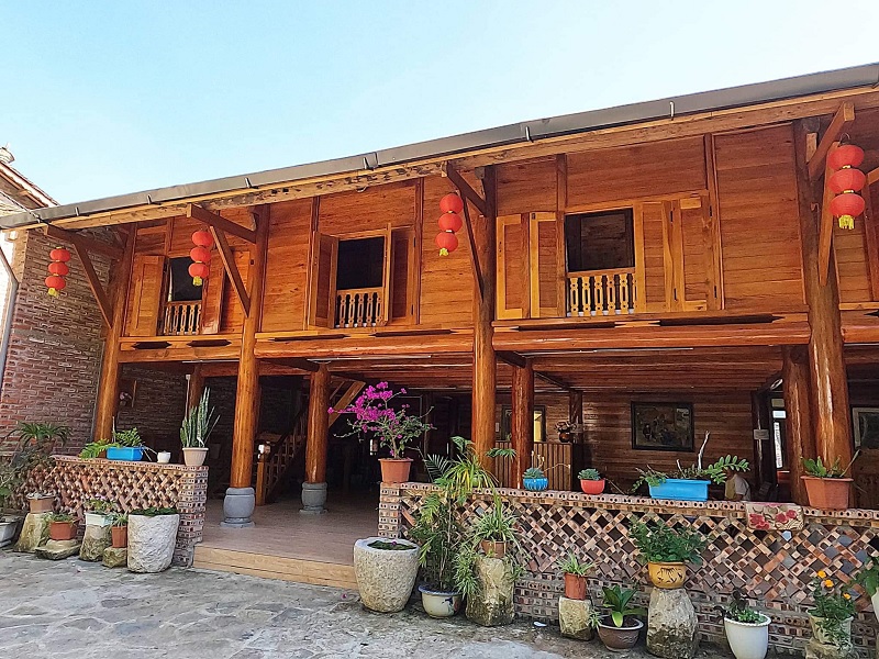 Làng Nghiến Homestay.