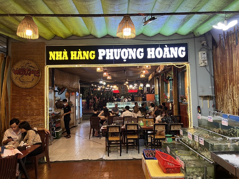 Nhà hàng Phượng Hoàng.