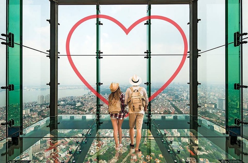 Sinh nhật nên đi đài quan sát Landmark Sky 72 để được ngắm nhìn toàn cảnh thành phố xinh đẹp.