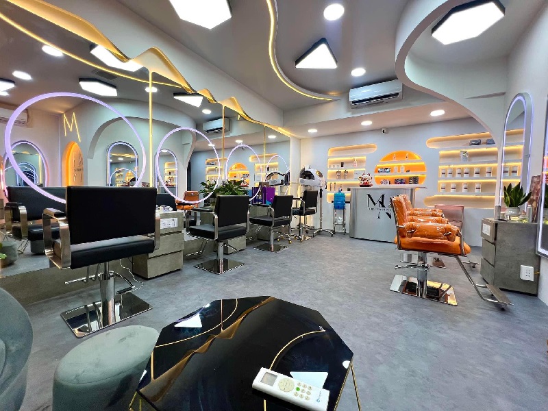 Triệu Mạnh Nhi Hair Salon là tiệm cắt tóc nữ đẹp ở quận 7 luôn cập nhật xu hướng mới, an toàn và giá cả phải chăng.