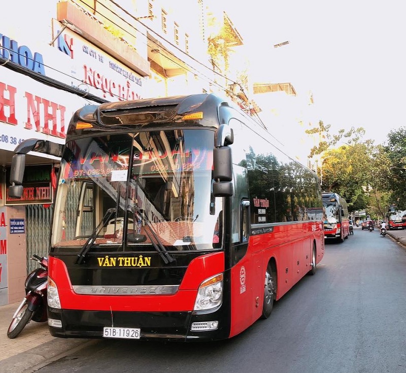 Nhà xe Vân Thuận.